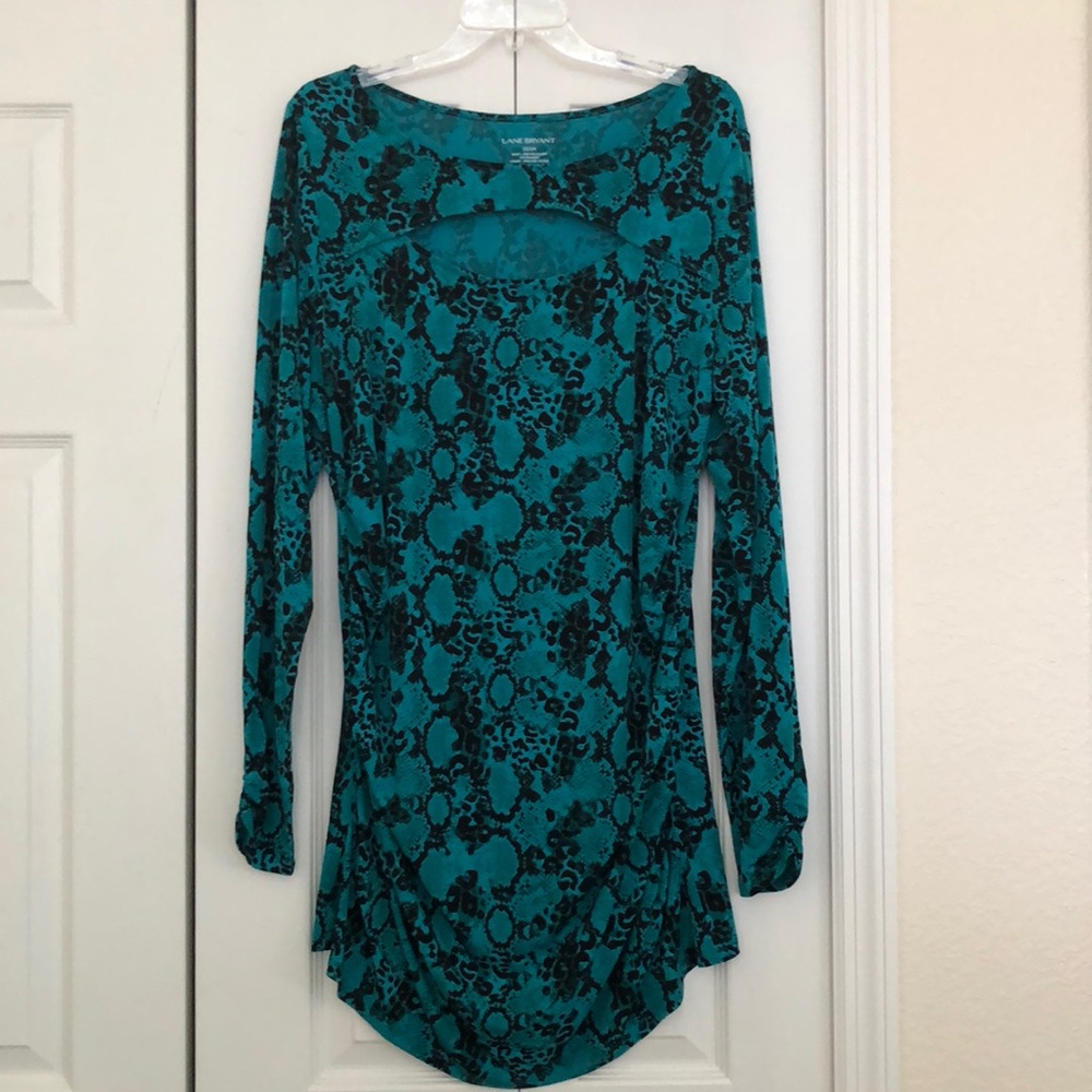 NWT Cute Cut Out Clingy Blouse